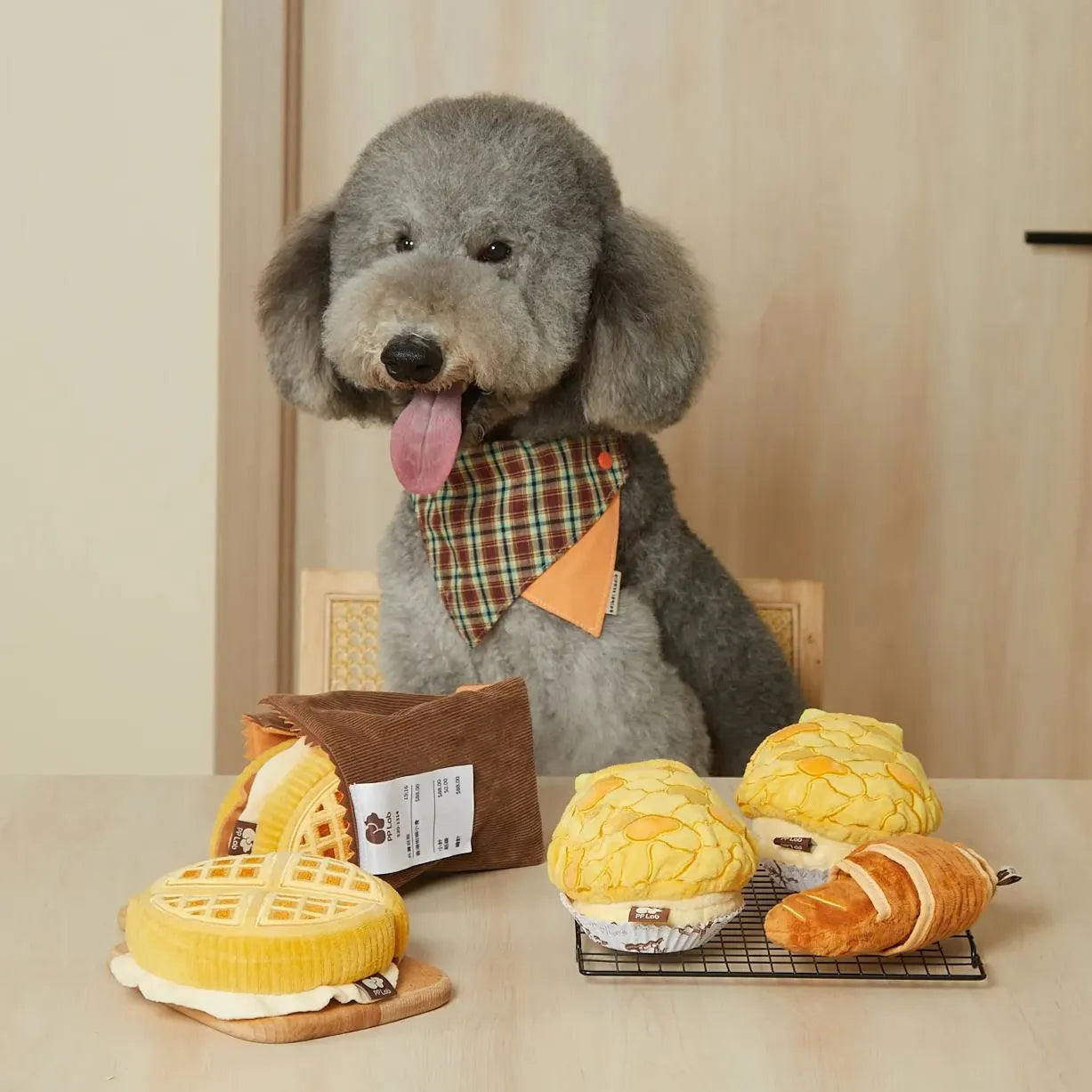 PP Lab - Pineapple Bun + Paper Bag Combo | 菠蘿包連紙袋藏食玩具 Bite Me